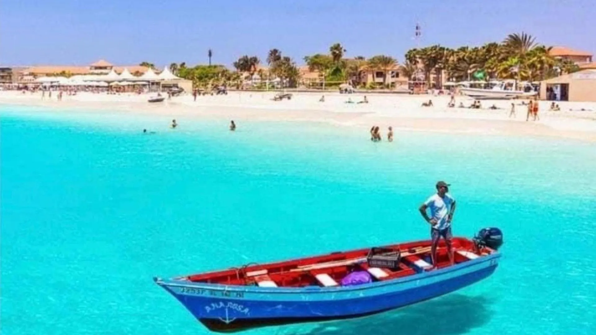 2Bed-Vila-Verde Sal Cape Verde-Balcony-Pool Santa Maria